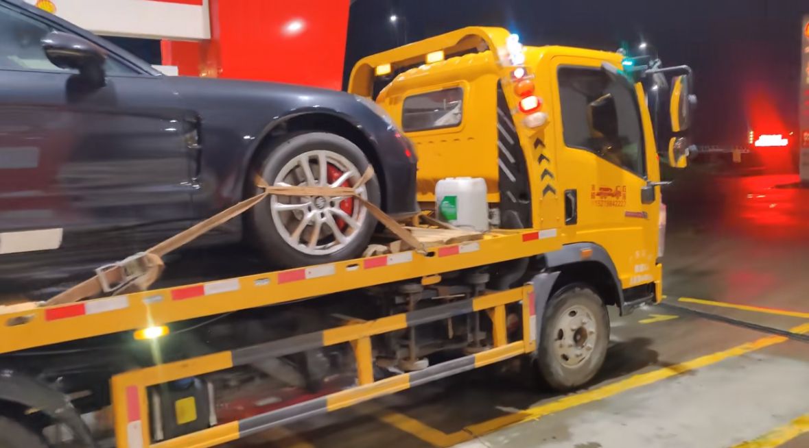 静海行车途中遇到突发状况该如何呼叫道路救援？